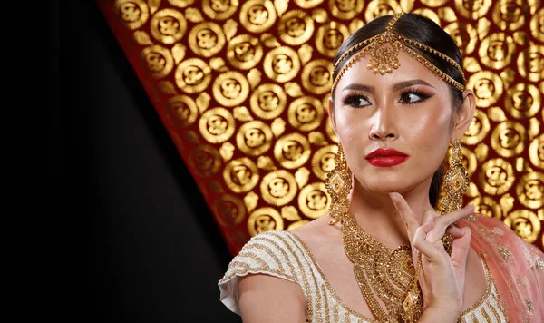 Indiano Beleza Rosto Perfeito Compõem Noiva Casamento Retrato Uma Mulher — Fotografia de Stock