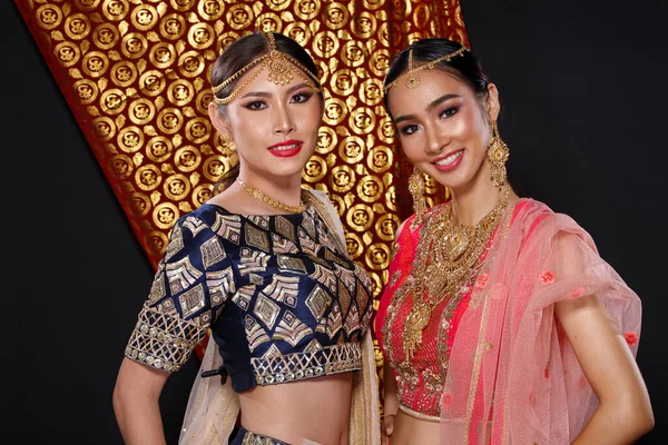 Deux Beauté Indienne Visage Parfait Maquillage Mariée Mariage Portrait Une — Photo