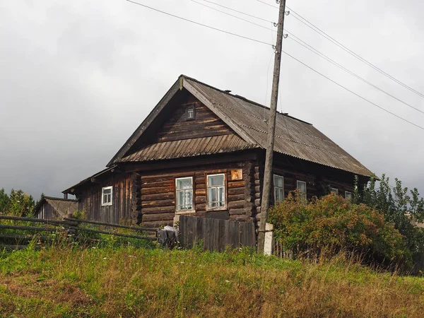 老俄罗斯人的房子 俄罗斯村庄 俄罗斯 乌拉尔 — 图库照片
