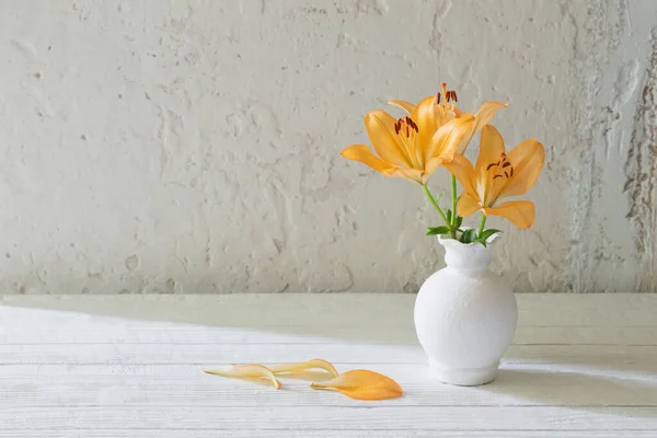 Lilies White Vase White Background — Stock Photo, Image