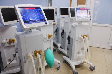Yapay akciğer havalandırma cihazı. Ventilatör. hastalar için solunum cihazları.