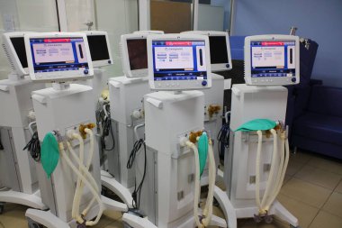 Yapay akciğer havalandırma cihazı. Ventilatör. hastalar için solunum cihazları.