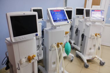 Yapay akciğer havalandırma cihazı. Ventilatör. hastalar için solunum cihazları.