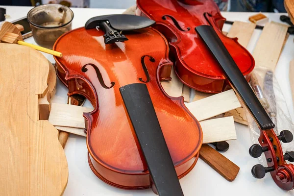 Workshop for the production and repair of the violins.