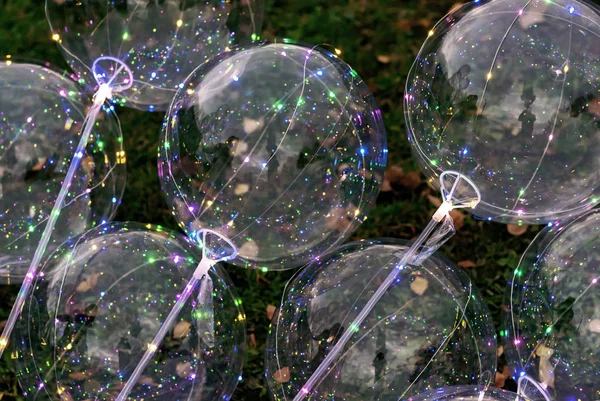 Przezroczyste balony z Multi-kolor światła wewnątrz. — Zdjęcie stockowe