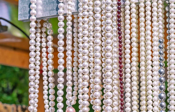 Pearl beads. Round river pearls. Pearl background. — Stock Photo, Image
