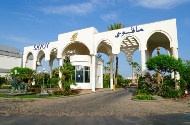 SHARM EL SHEIKH, EGYPT - MAY 9, 2018: Hotel Savoy Sharm El Sheikh 5 *, Soho Square clipart