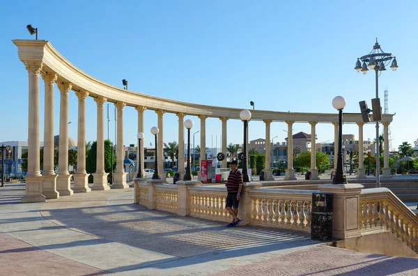 Sharm Sheikh Egipto Mayo 2018 Hombre Desconocido Está Distrito Negocios — Foto de Stock