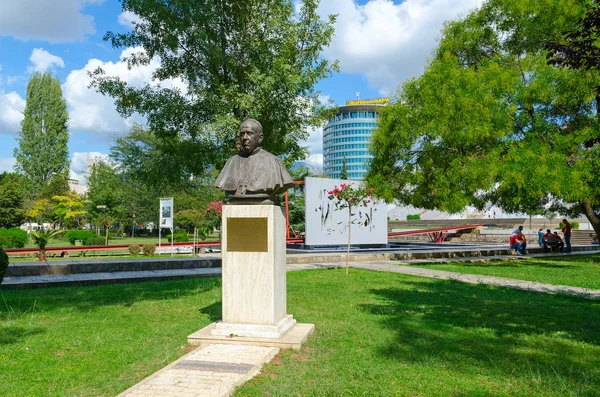Tirana Albania September 2017 Monument Pope Rome Francis Unknown People — Stock Photo, Image