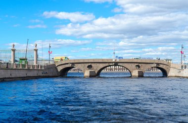 Saint Petersburg, Rusya - 3 Mayıs 2017: Görünümünü Prachechnyy köprüden Fontanka Nehri, St. Petersburg, Rusya Federasyonu