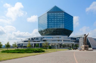 Minsk, Beyaz Rusya - 17 Ağustos 2018: Belarus, Minsk Milli Kütüphanesi