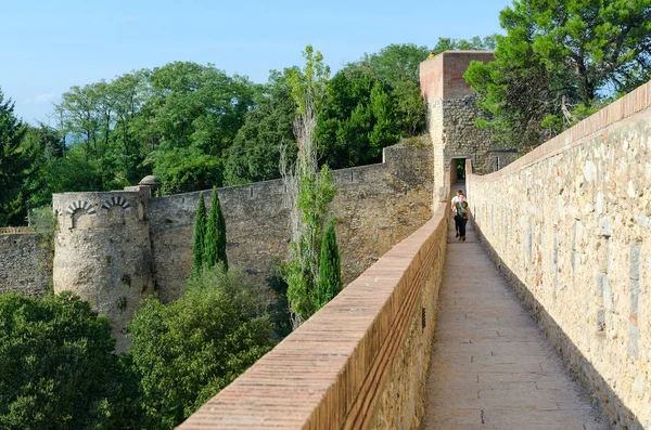 Girona Spain September 2018 Unknown Tourists City Walls Historic Center — Stock Photo, Image