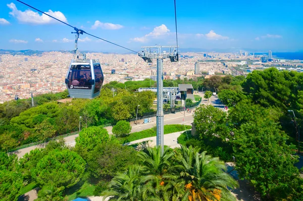 Barcelona España Septiembre 2018 Desconocidos Descienden Cabina Teleférico Teleferic Montjuic —  Fotos de Stock