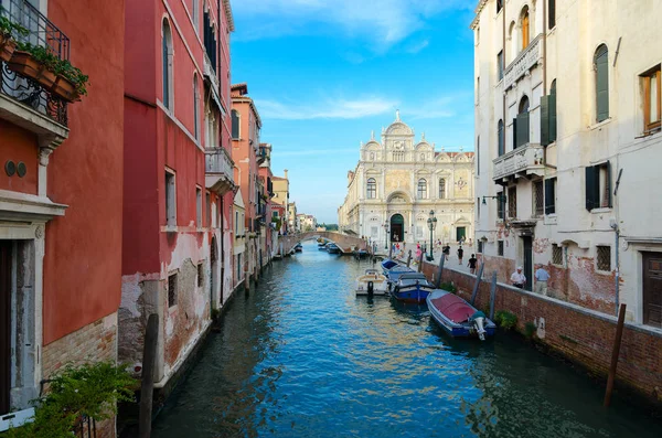Benátky Itálie Září 2018 Scénický Výhled Kanálu Násep Scuola Grande — Stock fotografie