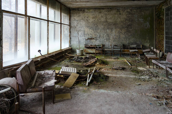 Зал в больнице Нет. 126, заброшенный город-призрак Припять (10-километровая зона отчуждения Чернобыльской АЭС), Украина
