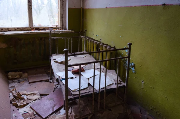 Slaapkamer Verlaten Kleuterschool Verwoeste Dorp Van Kopachi Tsjernobyl Npp Vervreemding — Stockfoto
