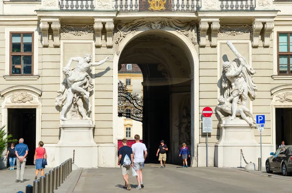 Вена Австрия Сентября 2018 Года Статуи Изображающие Подвиги Геркулеса Портал — стоковое фото
