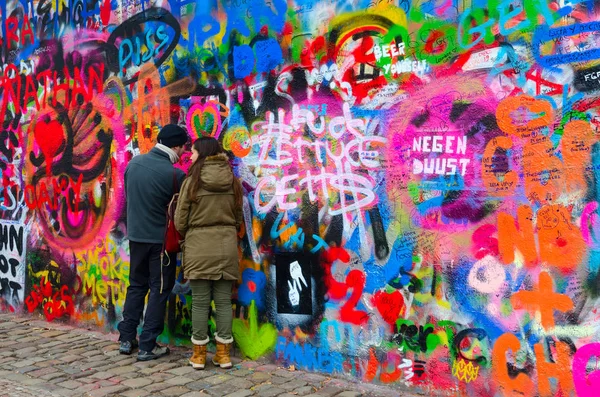 Prague Czech Republic January 2019 Unknown Tourists Leave Inscription Famous — Stock Photo, Image