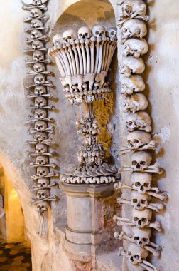 Ünlü Kostnice veya Katolik Kilisesi All Saints Sedlec, Kutna Hora, Çek Cumhuriyeti