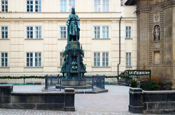 Прага Чешская Республика Января 2019 Года Памятник Королю Карлу Возле — стоковое фото