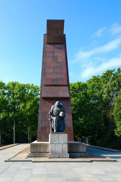 德国柏林 2018年9月5日 德国柏林 Treptow 公园苏联士兵纪念碑 — 图库照片