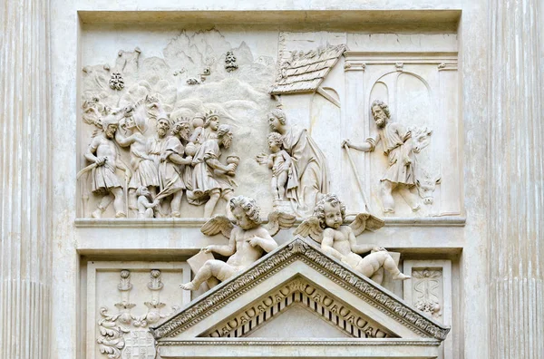 Prag Tjeckien Januari 2019 Fragment Fasaden Heliga Hut Jungfru Maria — Stockfoto