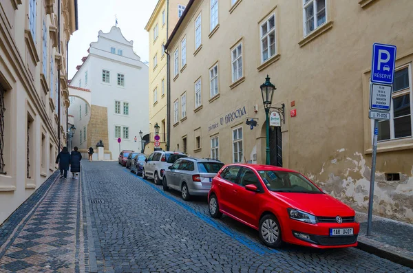 Çek Pub'da geleneksel behemoth (U Hrocha) Mala Strana, Prague, Çek Cumhuriyeti — Stok fotoğraf