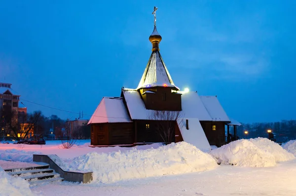 Igreja do Santo Príncipe Alexander Nevsky, paisagem da noite, Vitebsk, Bielorrússia — Fotografia de Stock