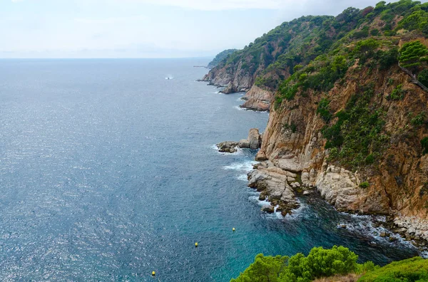 岩の海岸の美しい景色,トッサ・デ・マール,コスタ・ブラバ,スペイン — ストック写真