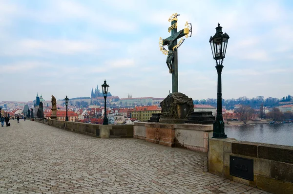 Composições esculturais da Ponte Charles, Praga, República Checa — Fotografia de Stock