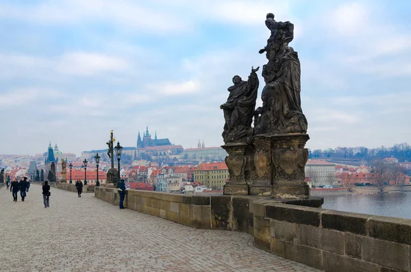 Compositions sculpturales du pont Charles, Prague, République tchèque — Photo