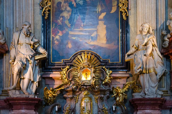 İç, Aziz Nikolaos Kilisesi Malostranskaya meydanında Prag, Çek Cumhuriyeti