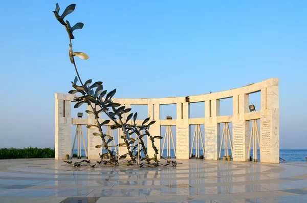 Monumento a las víctimas del accidente de los aviones Boeing 737 (Vuelo 604 Flash Airlines), Sharm El Sheikh, Egipto — Foto de Stock