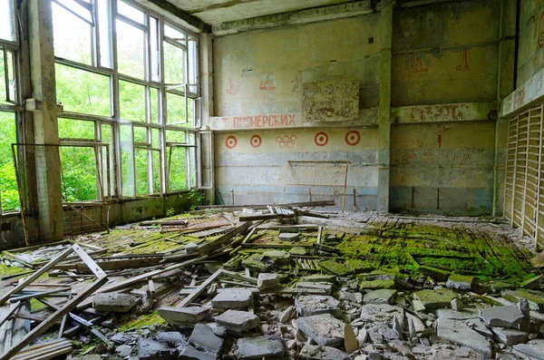 Gimnasio Escuela Abandonada Gran Pueblo Reasentado Pogonnoe Zona Exclusión Chernobyl — Foto de Stock