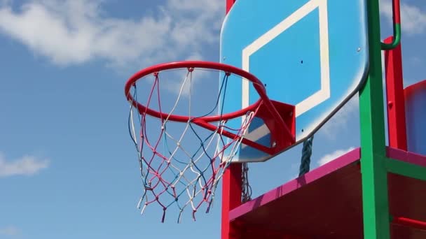 Lanciare Una Palla Cerchio Basket — Video Stock
