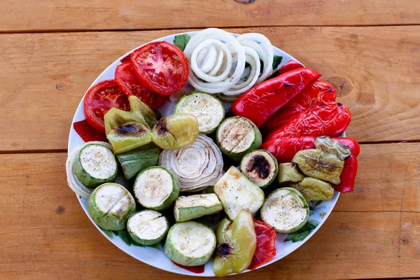 Grilled Vegetables Plate Tomatoes Tender Crust Zucchini Onion Pepper — Stock Photo, Image