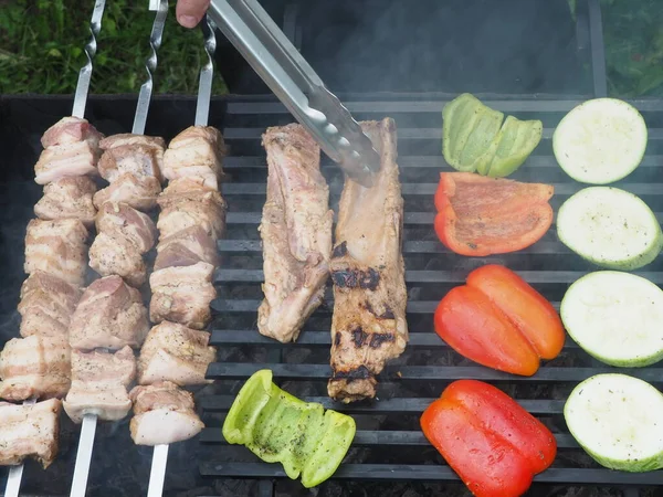 Faire Frire Les Légumes Avec Viande Sur Gril Grill Sur — Photo