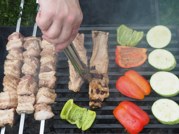 Faire Frire Les Légumes Avec Viande Sur Gril Grill Sur — Photo