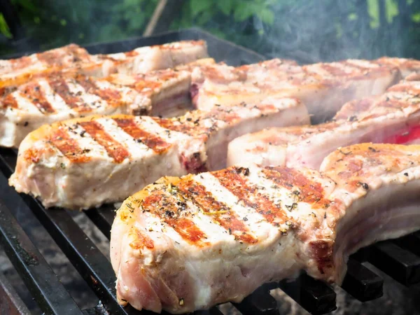 Steaks Non Désossés Sur Gril Cuisiner Sur Charbon Porc Sur — Photo