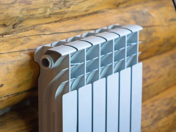 Radyatör döşemesi. Bataryaların montajı. tesisat.