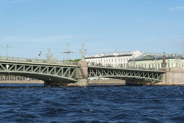 Санкт Петербургский Мост Через Реку — стоковое фото