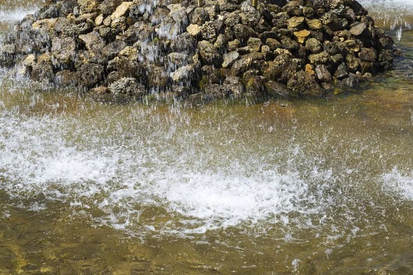 Los Arroyos Fuente Acercan Con Fuente Jardín Inferior Peterhof — Foto de Stock