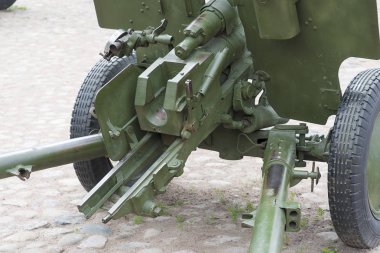 Çekim Sovyet döneminden silah. Topçu Müzesi.