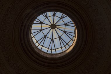 Vatikan'ın tavandaki yuvarlak pencere. Müzenin cazibe.