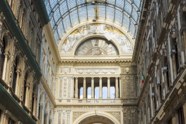 Umberto ı güneşli bir Napoli, İtalya için Galeri. Şehir cazibe.