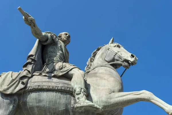 Anıtlar, Kilisesi, San Francesco di Paola mavi gökyüzü. Ferdinand ilk anıt.