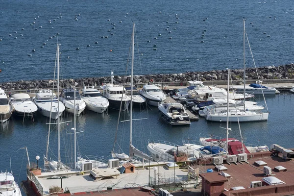 Båtar Hamnen Neapel Italien Hamnstad Klar Solig Dag — Stockfoto