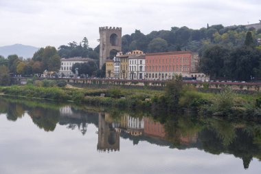 Torre San Niccolo olduğumu Floransa'da Arno Nehri yakınında. Via Giuseppe poggie kulede.