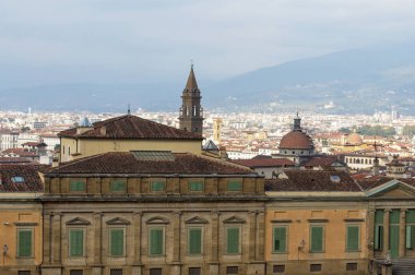 Palazzo Pitti kule, kilise, Chesea Di San Spirito bakan çatı. Cazibe İtalya Floransa.