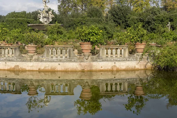 Boboli Bahçe Yeşil Talya Ile Bir Birikintisi Ile Floransa Çeşme — Stok fotoğraf